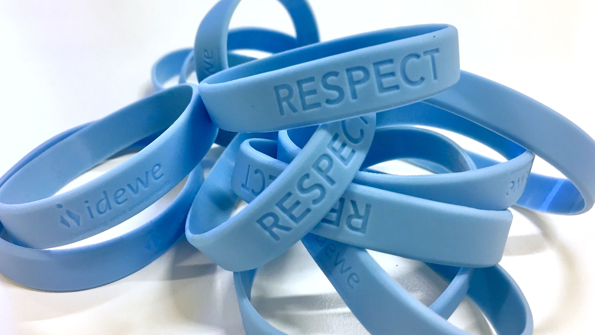 Polsbandjes-respect-week-tegen-pesten
