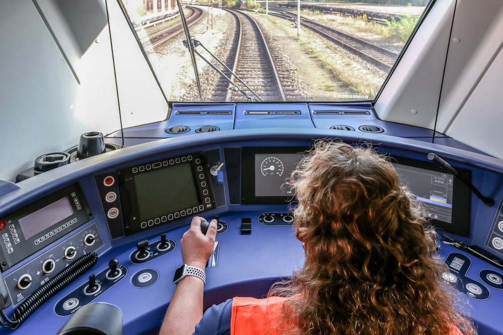 Les examens destinés aux conducteurs de train, par exemple, nécessitent des tests approfondis. 