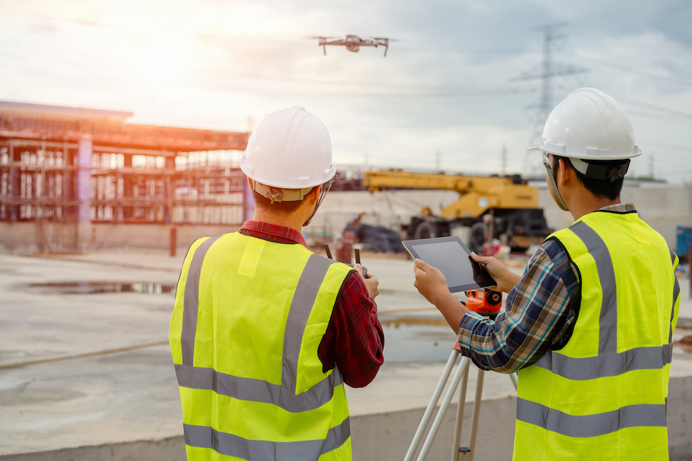 Uw drone moet bovendien geregistreerd zijn bij de bevoegde instanties en BA-verzekerd.