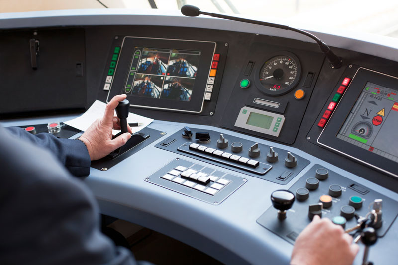 Treinbestuurder in cabine