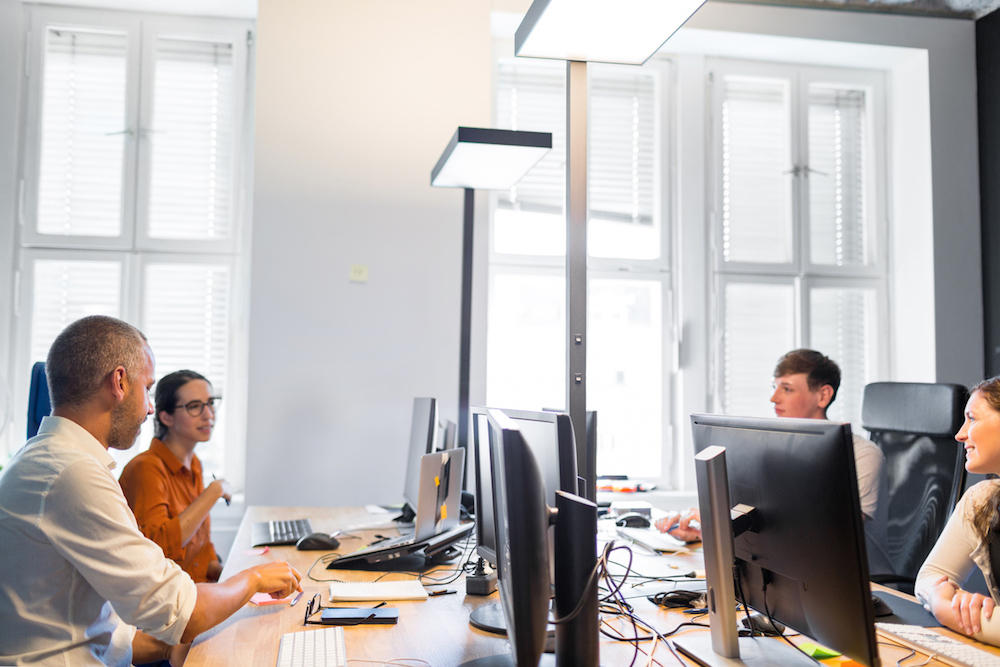 Om te weten welk ledsysteem u best in huis haalt, raadpleegt u de levensduur-codering.