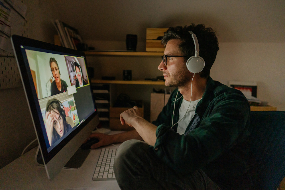 Nochtans is het in deze nieuwe situatie belangrijk om het werk op afstand te ondersteunen 